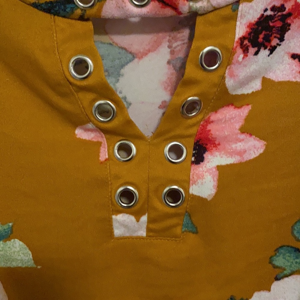 Yellow - Picture 6 of 7